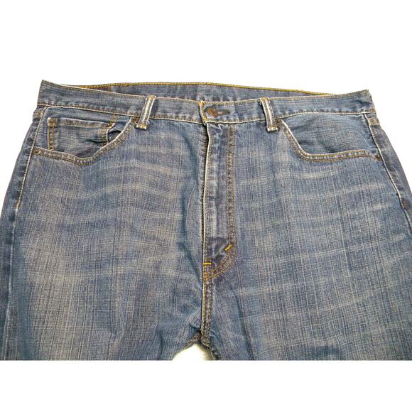 Levi's 505 Regular Fit Men's Jeans Size 40x32 Medium Wash Straight Leg Denim - Picture 2 of 5